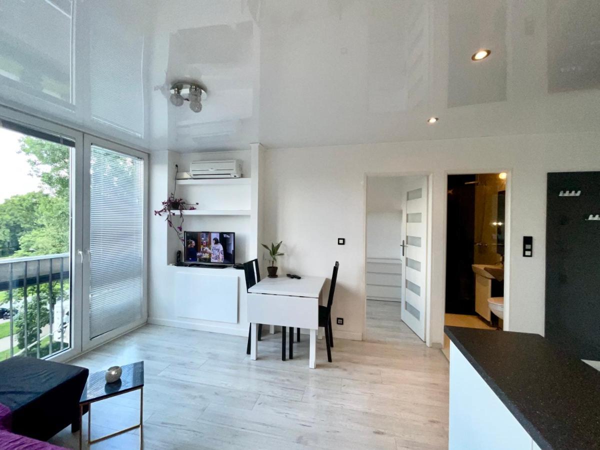 Apartament Sasi - Cozy For 6 People In Centre Warszawa